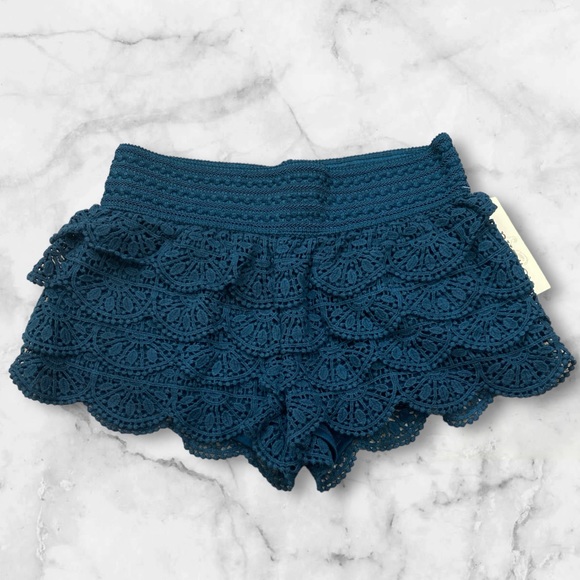 Boho teal crochet shorts - Picture 1 of 2